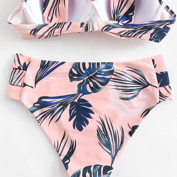 🆕Pink cup top leaves  bikini bottom or top🔥 - Picture 6 of 8